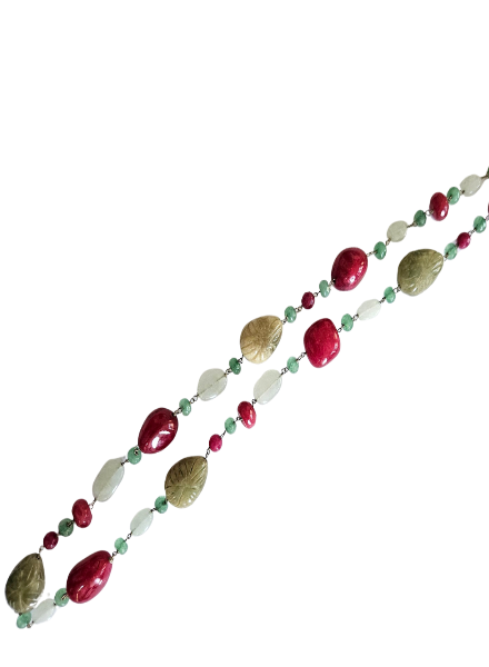 Carved jade and aventurine link chain necklace