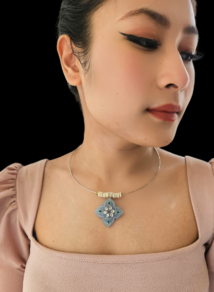 Pendant on hasli