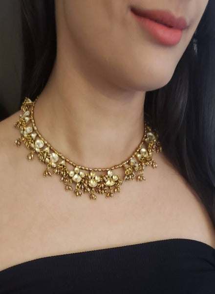 Gold tone Kundan necklace