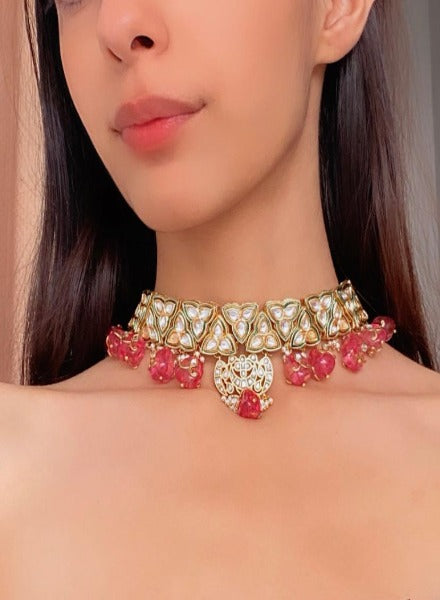 Geometric Kundan choker