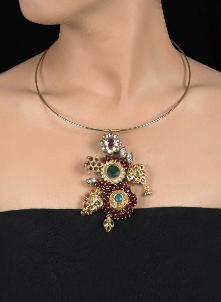 Fusion pendant on hasli