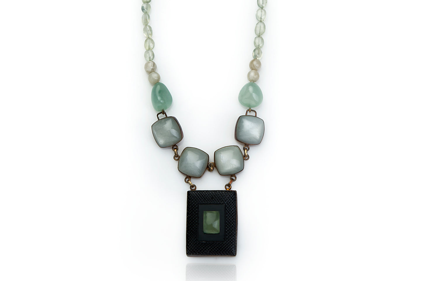 Squared moonstone and green beaded necklace
