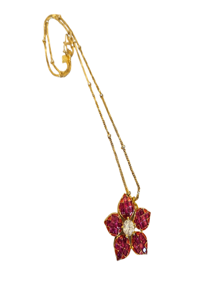 Pendant ruby flower with chain