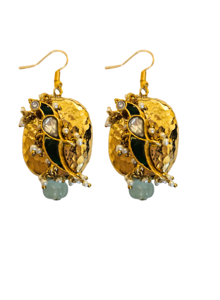 Earring Gold with onyx bird