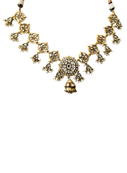 Decorative necklace with gold and white beads