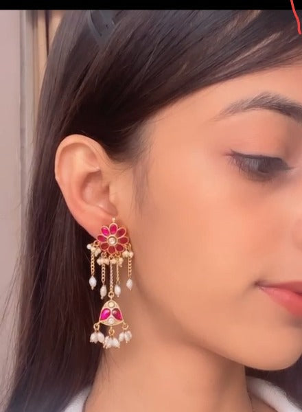 Earrings ruby with gold chain