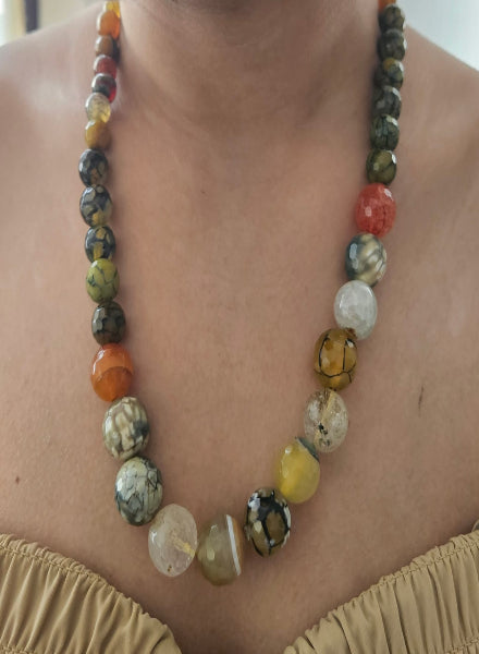 Multi hued beaded necklace