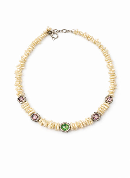 Necklace with pearls and colored stones