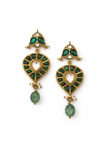 Pair of gold and green earrings 