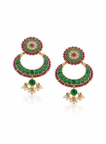 Pair of earrings with green and red stones 