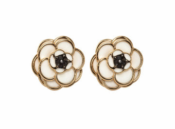 Pearl flower earrings