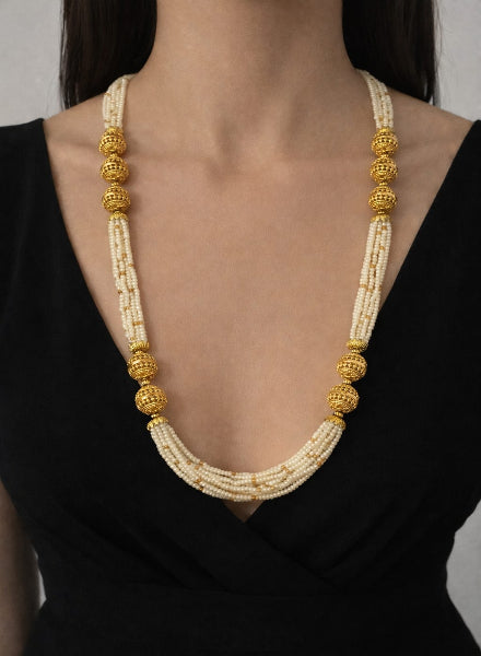 Gold and white beaded necklace 
