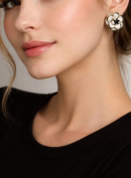 Pearl flower earrings