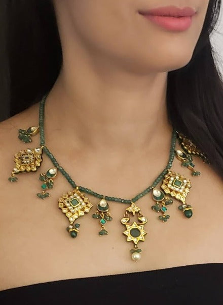 Kundan drop piece necklace on aventurine string