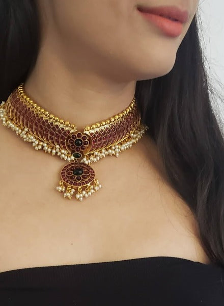 Red & green meena choker