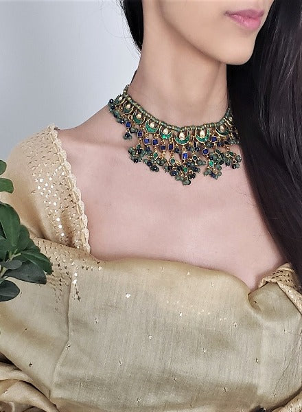 Onyx and lapiz crescent necklace
